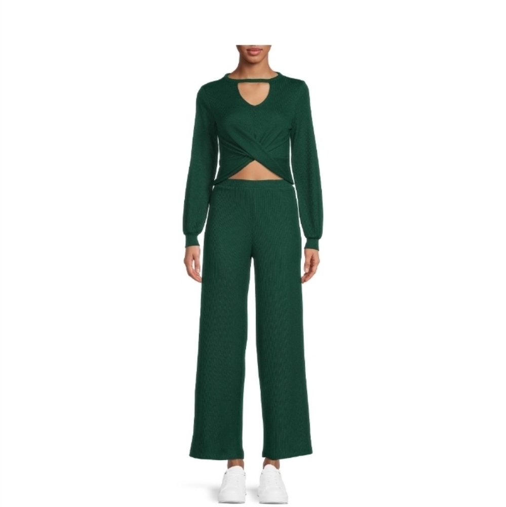 NO Boundaries Juniors Twist Front Top  size XXL (19)